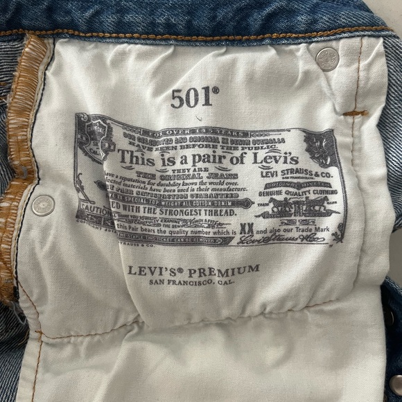 Levi’s 501 Denim Shorts - Picture 2 of 6